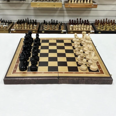 Шахматы из дуба и бука с премиальными, утяжеленными фигурами на доске 45 на 45 см