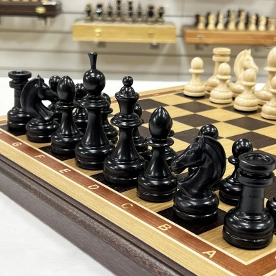 Шахматы из дуба и бука с премиальными, утяжеленными фигурами на доске 45 на 45 см