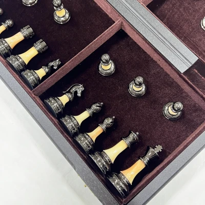  Шахматы подарочные складные Итальянский дизайн мореный дуб 45 на 45 см