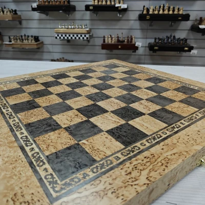 Шахматная доска эксклюзивная из Карельской березы большая