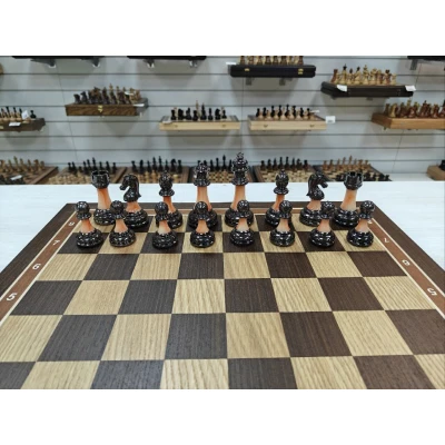 Шахматы деревянные в ларце подарочные из разных пород дерева