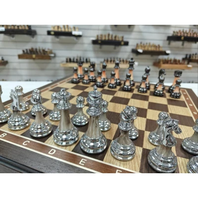 Шахматы деревянные в ларце подарочные из разных пород дерева