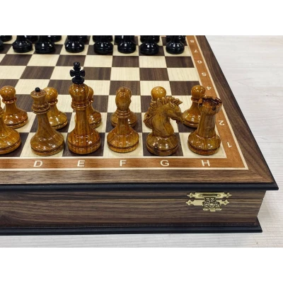 Шахматы деревянные из ореха и дуба подарочные в ларце 40 см с утяжелением