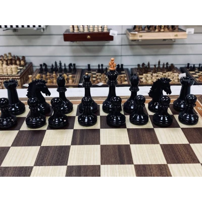 Шахматы деревянные из ореха и дуба подарочные в ларце 40 см с утяжелением