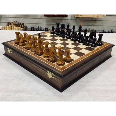 Шахматы деревянные из ореха и дуба подарочные в ларце 40 см с утяжелением