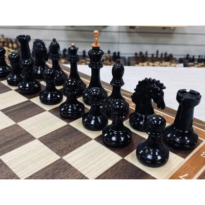 Шахматы деревянные из ореха и дуба подарочные в ларце 40 см с утяжелением