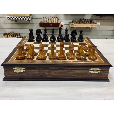 Шахматы деревянные из ореха и дуба подарочные в ларце 40 см с утяжелением