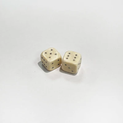 Кости игральные эксклюзивные из бивня мамонта 0,9 мм (пара)