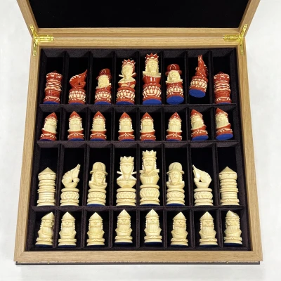 Шахматы резные Моряки ручной работы в ларце из ореха