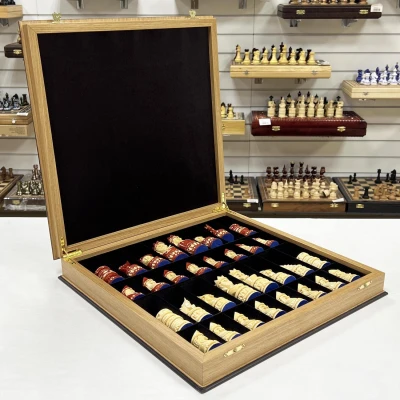 Шахматы резные Моряки ручной работы в ларце из ореха