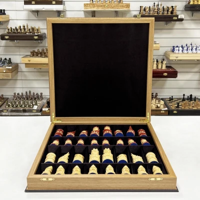 Шахматы резные Моряки ручной работы в ларце из ореха