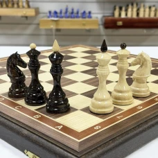 Шахматы резные Бастион орех
