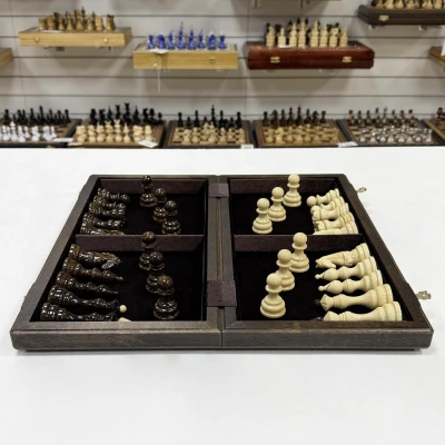 Шахматы резные Бастион орех