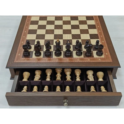 Шахматы подарочные из мореного дуба Антик в ларце с фигурами карельская береза Люкс