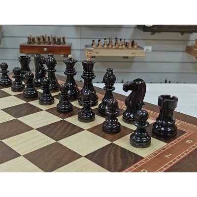 Шахматы подарочные из мореного дуба Антик в ларце с фигурами карельская береза Люкс