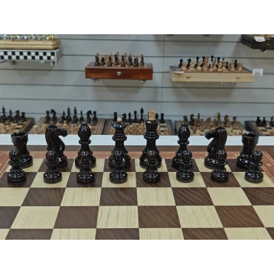 Шахматы подарочные из мореного дуба Антик в ларце с фигурами карельская береза Люкс