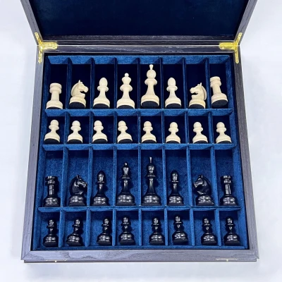 Шахматы подарочные в ларце из моренного дуба