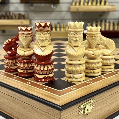 Шахматы подарочные в ларце из дуба с резными фигурами Матросы 