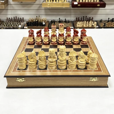 Шахматы подарочные в ларце из дуба с резными фигурами Матросы 