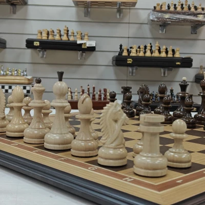 Шахматы подарочные ручной работы Дуб-кавказский граб