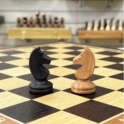 Шахматы турнирные с утяжелением черное дерево, дуб