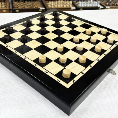 Шахматы нарды шашки Лакированные 40 см