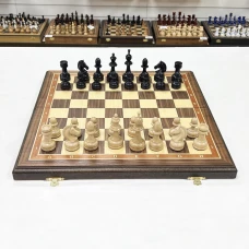 Шахматы подарочные из ореха, ясеня и бука доска 50 на 50 см, фигуры с утяжелением