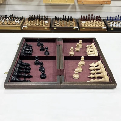 Шахматы подарочные из ореха, ясеня и бука доска 50 на 50 см, фигуры с утяжелением