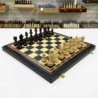 Подарочные шахматы из моренного дуба с резными фигурами граб