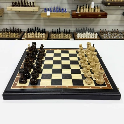 Подарочные шахматы из моренного дуба с резными фигурами граб