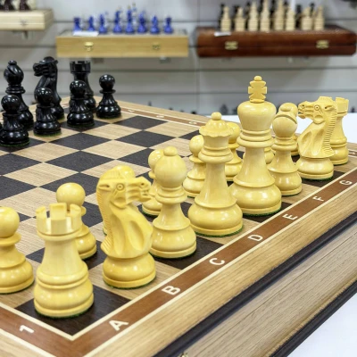 Шахматы подарочные Гамбит в деревянном ларце из дуба с утяжеленными фигурами большие