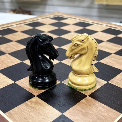Шахматы в ларце эвкалипт с фигурами Стаунтон Royal 31 утяжеленные ручной работы