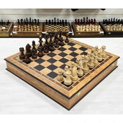 Шахматный ларец эвкалипт с фигурами с резным конем