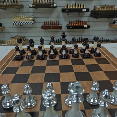 Шахматы подарочные из эвкалипта в ларце с фигурами Итальянский дизайн Люкс