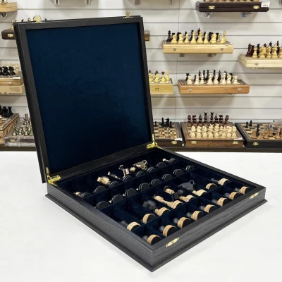 Шахматы эксклюзивные в ларце из мореного дуба Футбол
