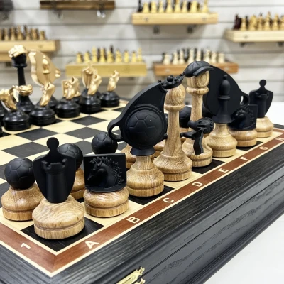 Шахматы эксклюзивные в ларце из мореного дуба Футбол