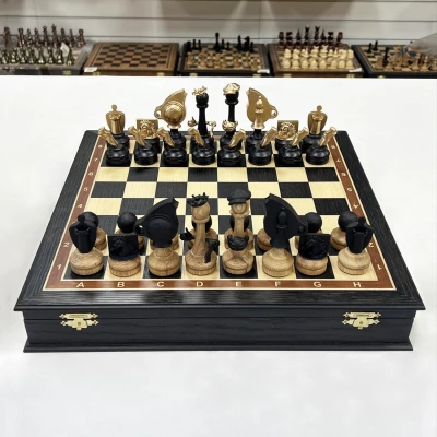 Шахматы эксклюзивные в ларце из мореного дуба Футбол