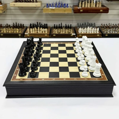 Шахматы в ларце из мореного дуба с фигурами Суприм черно-белыми