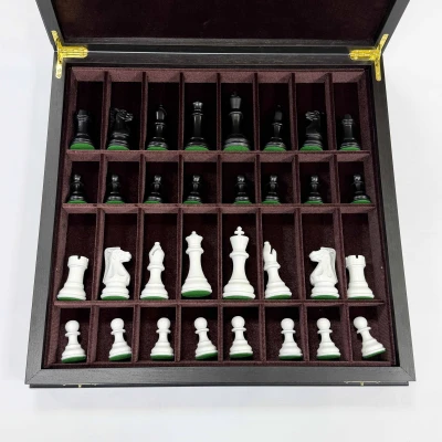 Шахматы в ларце из мореного дуба с фигурами Суприм черно-белыми