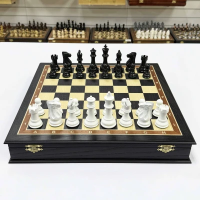 Шахматы в ларце из мореного дуба с фигурами Суприм черно-белыми