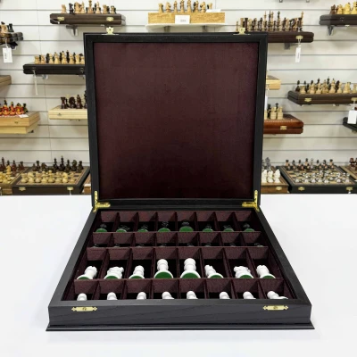 Шахматы в ларце из мореного дуба с фигурами Суприм черно-белыми
