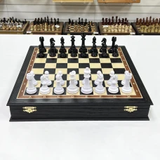 Шахматы подарочные в ларце из мореного дуба с фигурами Итальянский дизайн черно-белые