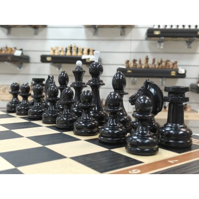 Шахматы в ларце из мореного дуба с фигурами из граба Люкс