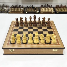 Шахматы подарочные в ларце из дуба с индийскими фигурами из самшита и палисандра