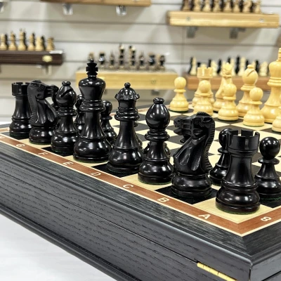 Шахматы деревянные в подарочном ларце из мореного дуба с утяжеленными фигурами из самшита Гамбит