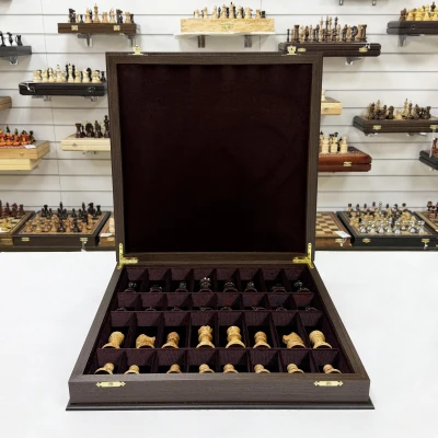 Шахматы подарочные в ларце из дерева венге с фигурами из карельской березы