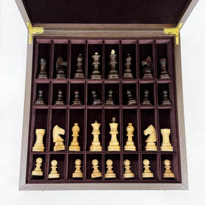 Шахматы подарочные в ларце из дерева венге с фигурами из карельской березы