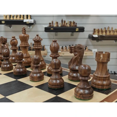 Шахматный стол подарочный из мореного дуба с фигурами из самшита и палисандра