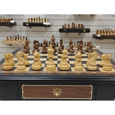 Шахматный стол подарочный из мореного дуба с фигурами из самшита и палисандра