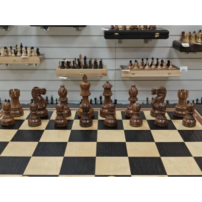 Шахматный стол подарочный из мореного дуба с фигурами из самшита и палисандра